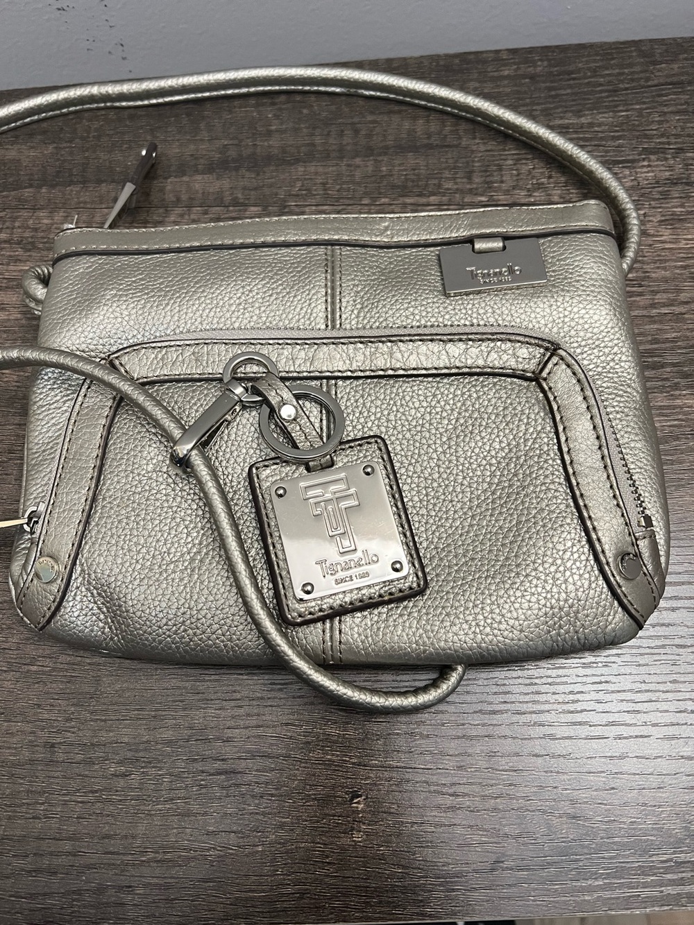 Tignanello Metallic Silver Pebbled Leather Crossbody with Keyring EUC